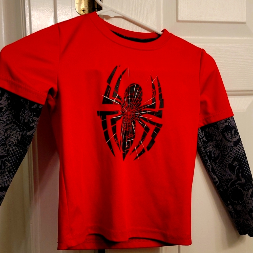Red Long sleeve spiderman size xs 4/5